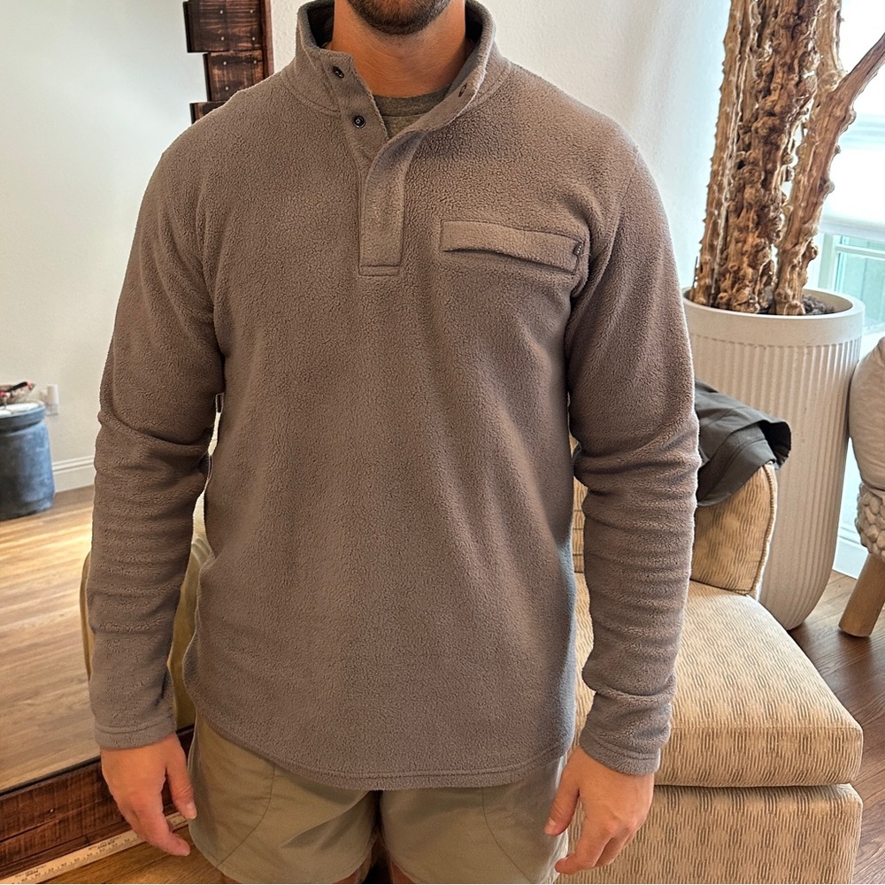 Free Fly Apparel Men's Gray button up Sweater